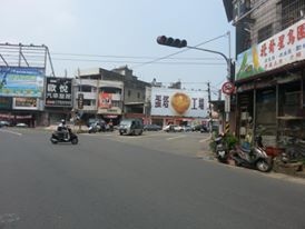 彰化市 彰南路往中山路方向紅綠燈口下 B看板